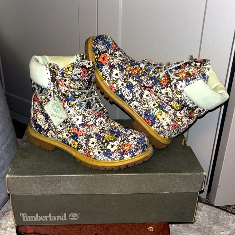 Timberland Floral Construction Canvas Boots 🥾